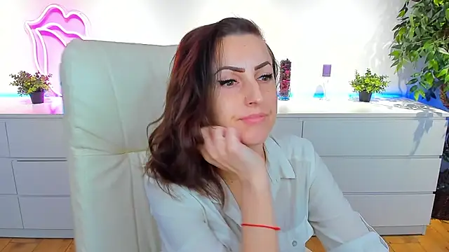 Rebecca Diamond online show from 02-03-25, 06:34