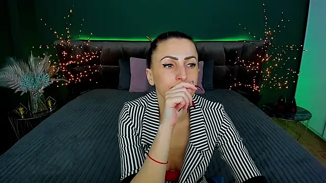 Rebecca Diamond online show from 03-16-25, 09:27