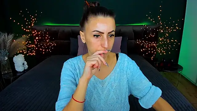 Rebecca Diamond online show from 11-17-25, 06:41