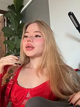 curchez  online show from 02-17-26, 08:04