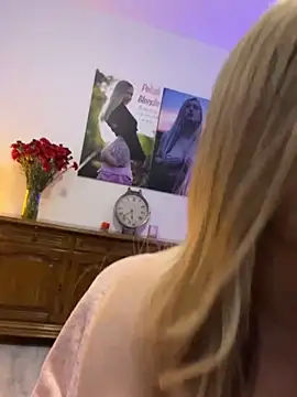 Snapshot of Cute-Alice chatting on 03-14-25, 10:05 Cute-Alice online show from 03-14-25, 10:05