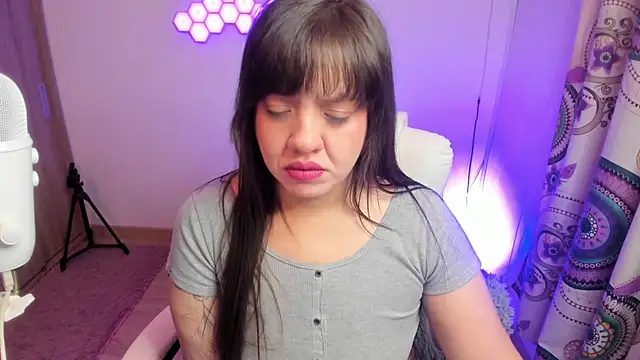 Snapshot of sophia_grants chatting on 10-28-25, 06:06 sophia grants online show from 10-28-25, 06:06