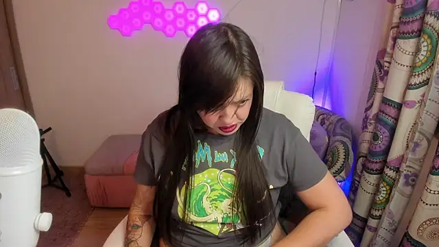 Snapshot of sophia_grants chatting on 11-28-25, 05:32 sophia grants online show from 11-28-25, 05:32