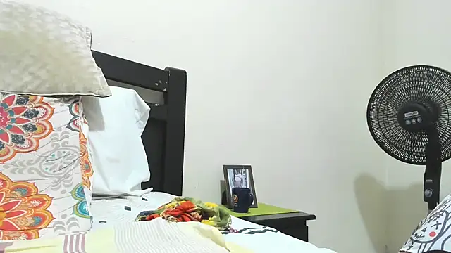 Snapshot of mara2020_69 chatting on 03-02-25, 05:04 mara2020 69 online show from 03-02-25, 05:04