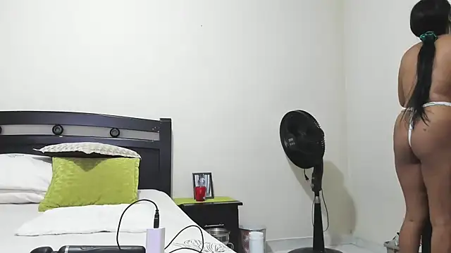 Snapshot of mara2020_69 chatting on 03-21-25, 12:06 mara2020 69 online show from 03-21-25, 12:06