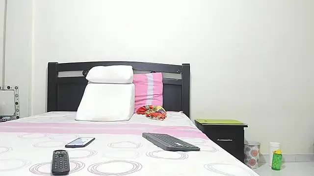 Snapshot of mara2020_69 chatting on 10-05-25, 02:37 mara2020 69 online show from 10-05-25, 02:37