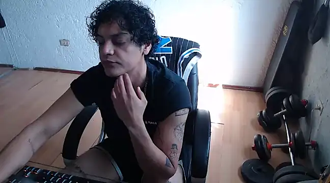 Snapshot of GruesoMexico chatting on 03-22-25, 09:21 GruesoMexico online show from 03-22-25, 09:21