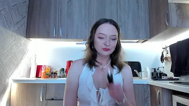 Snapshot of EvaBarsa_ chatting on 11-06-25, 02:56 EvaBarsa online show from 11-06-25, 02:56