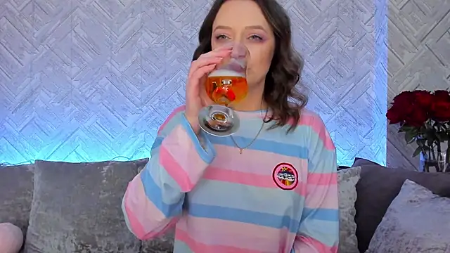 Snapshot of EvaBarsa_ chatting on 11-08-25, 02:56 EvaBarsa online show from 11-08-25, 02:56