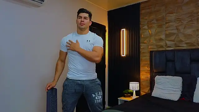 FelipeAndMarcello3 online show from 02-12-25, 11:09