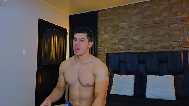 FelipeAndMarcello3 online show from 02-13-25, 07:42