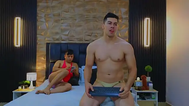 FelipeAndMarcello3 online show from 03-05-25, 02:12