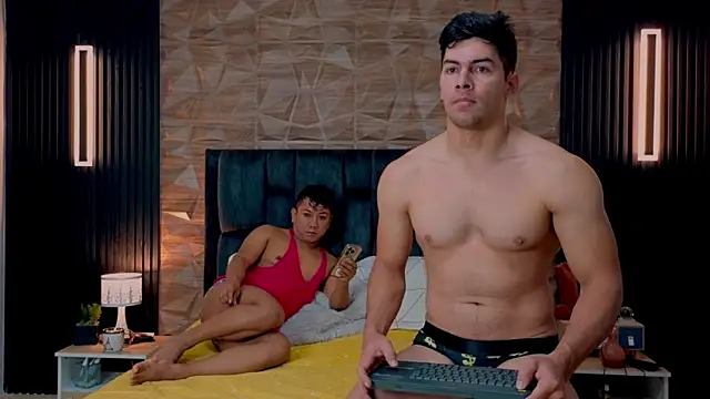 FelipeAndMarcello3 online show from 09-19-25, 02:29