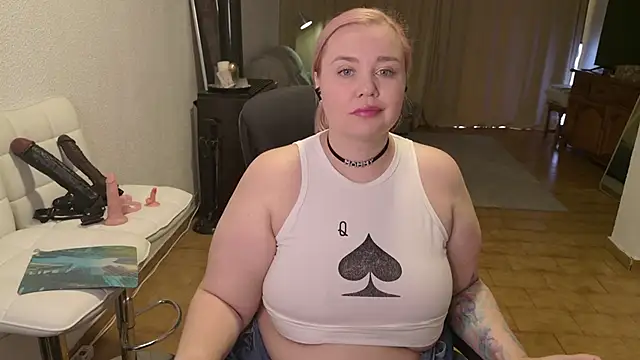 MargotGrey online show from 11-30-25, 11:36