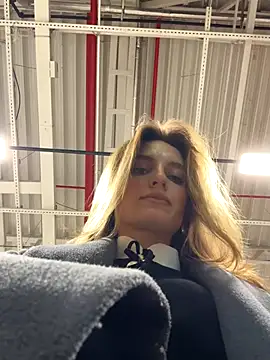 -AngelAri- online show from 10-18-25, 09:04