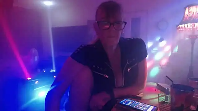 COUPLE4VOYEUR01 online show from 09-20-25, 07:04