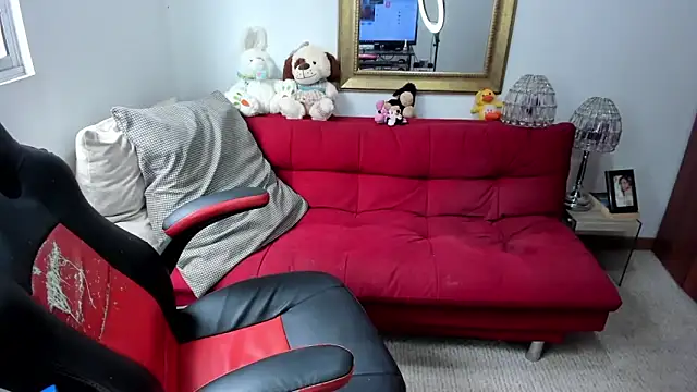 NicolettColin online show from 12-18-24, 06:35