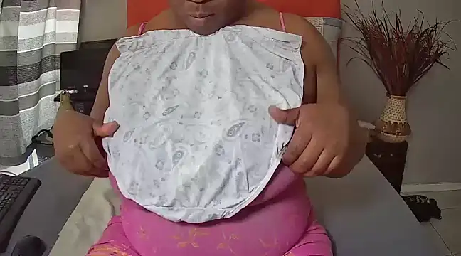 Snapshot of missboobsxx chatting on 01-20-25, 09:46 missboobsxx online show from 01-20-25, 09:46