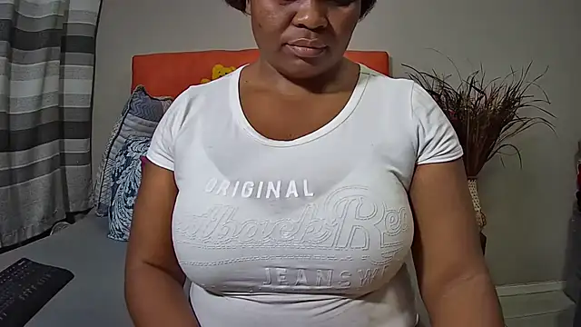 Snapshot of missboobsxx chatting on 02-25-25, 06:53 missboobsxx online show from 02-25-25, 06:53