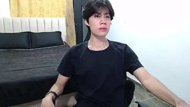 Snapshot of Elio-cam chatting on 01-21-25, 07:26 Elio-cam online show from 01-21-25, 07:26