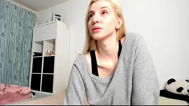 KenzieDawton online show from 12-17-24, 07:04