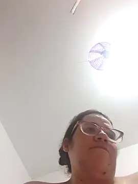 Snapshot of karlythoth@xh chatting on 10-26-25, 07:42 karlythothxh online show from 10-26-25, 07:42