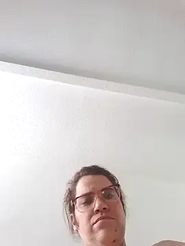 Snapshot of karlythoth@xh chatting on 11-03-25, 01:56 karlythothxh online show from 11-03-25, 01:56