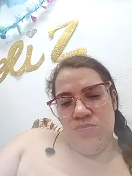 Snapshot of karlythoth@xh chatting on 11-25-25, 03:39 karlythothxh online show from 11-25-25, 03:39