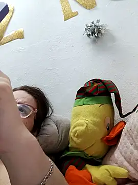 Snapshot of karlythoth@xh chatting on 12-15-25, 02:43 karlythothxh online show from 12-15-25, 02:43