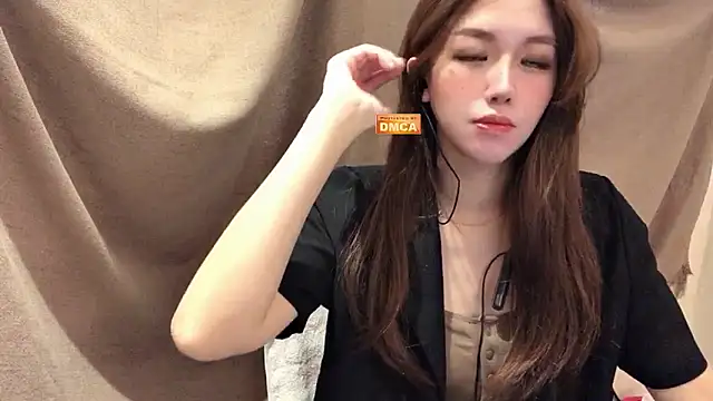 Snapshot of Tw_Zoella chatting on 12-13-24, 06:42 Tw Zoella online show from 12-13-24, 06:42