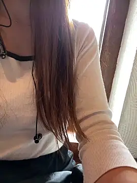 Snapshot of Tw_Zoella chatting on 12-20-24, 05:14 Tw Zoella online show from 12-20-24, 05:14