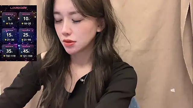 Snapshot of Tw_Zoella chatting on 01-30-25, 04:24 Tw Zoella online show from 01-30-25, 04:24