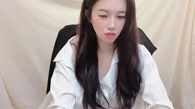 Snapshot of Tw_Zoella chatting on 01-15-26, 01:59 Tw Zoella online show from 01-15-26, 01:59