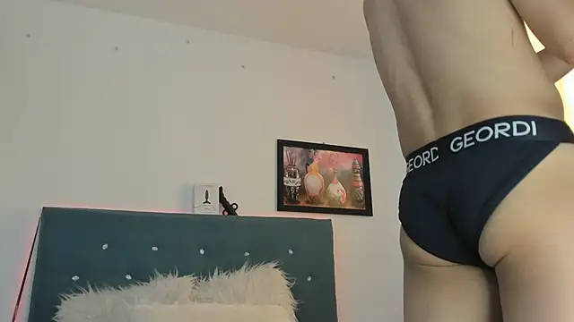 Snapshot of Max_and_Peter chatting on 03-07-25, 06:43 Max and Peter online show from 03-07-25, 06:43