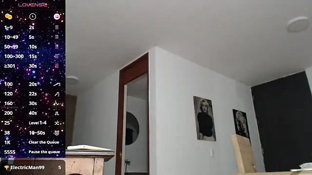 Snapshot of Ferotica_mistress chatting on 12-15-24, 07:24 Ferotica mistress online show from 12-15-24, 07:24