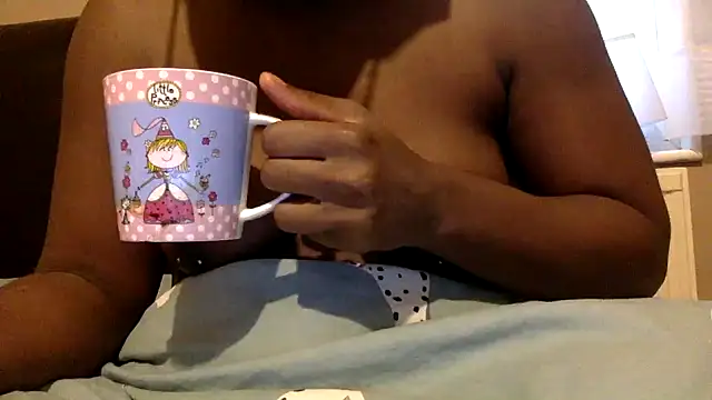 Snapshot of blacksexybeauty31 chatting on 02-13-25, 08:17 blacksexybeauty31 online show from 02-13-25, 08:17