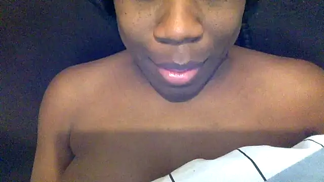 Snapshot of blacksexybeauty31 chatting on 02-28-25, 04:53 blacksexybeauty31 online show from 02-28-25, 04:53