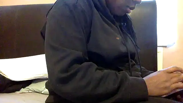 Snapshot of blacksexybeauty31 chatting on 03-18-25, 04:37 blacksexybeauty31 online show from 03-18-25, 04:37