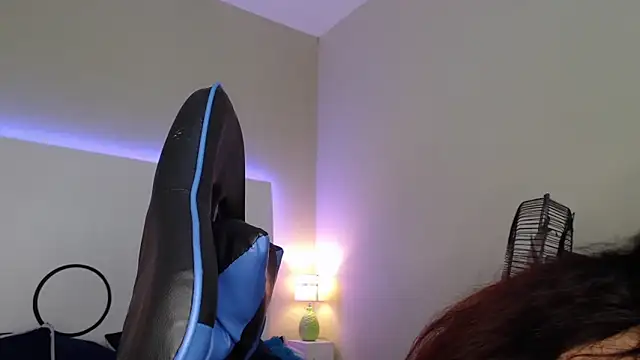 Snapshot of ChantalPetit chatting on 11-29-25, 04:21 ChantalPetit online show from 11-29-25, 04:21