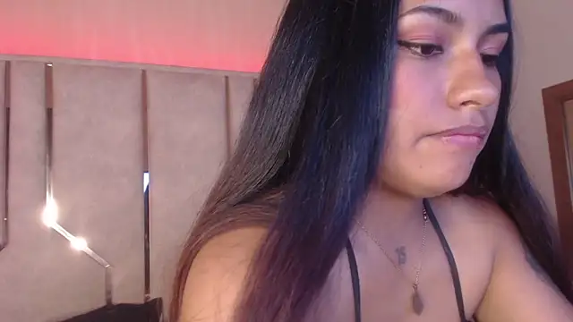 Snapshot of ChantalPetit chatting on 02-16-26, 07:10 ChantalPetit online show from 02-16-26, 07:10