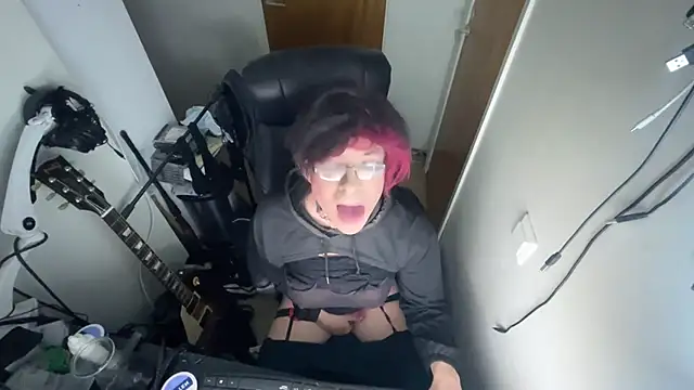 Snapshot of ecd011 chatting on 03-16-25, 04:20 ecd011 online show from 03-16-25, 04:20