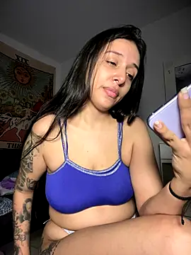 kiaraglam2 online show from 10-29-25, 05:20