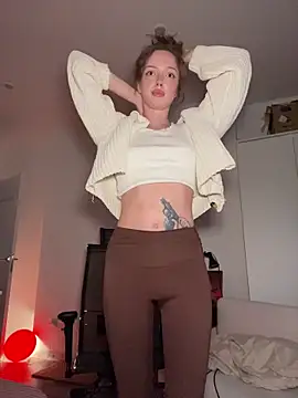 Snapshot of Weeissy chatting on 02-06-26, 06:55 Weeissy online show from 02-06-26, 06:55