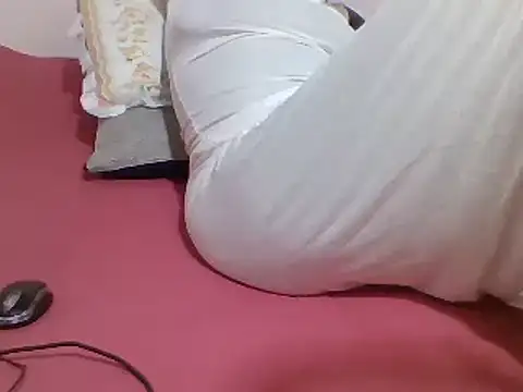 sweetelle09 online show from 03-08-25, 07:09