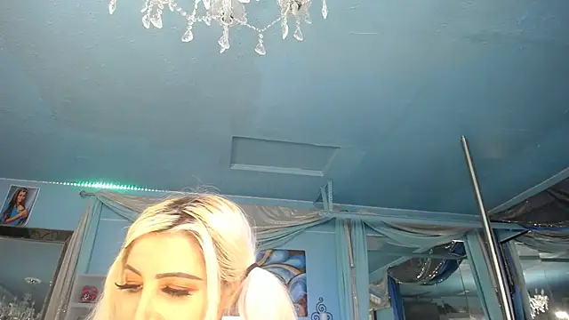 ADRIANNA FOX online show from 11-03-25, 08:59