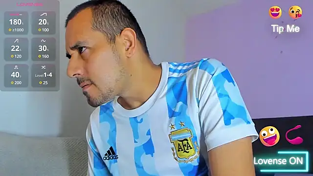 Snapshot of jhonyalzate2 chatting on 01-12-25, 12:44 jhonyalzate2 online show from 01-12-25, 12:44