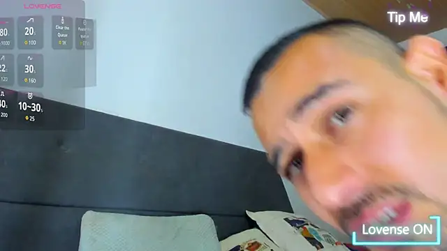 Snapshot of jhonyalzate2 chatting on 09-15-25, 12:21 jhonyalzate2 online show from 09-15-25, 12:21
