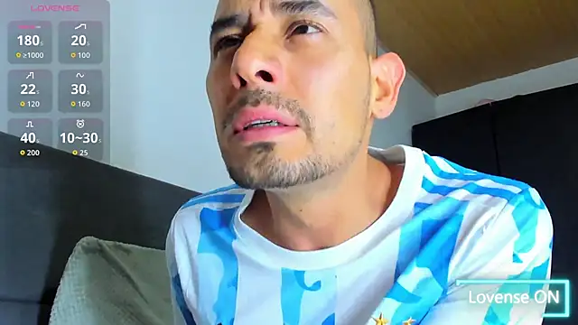 jhonyalzate2 online show from 11-12-25, 03:18