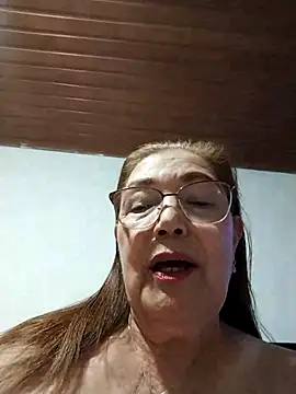 Snapshot of Vicky_Rosse chatting on 12-18-25, 05:08 Vicky Rosse online show from 12-18-25, 05:08