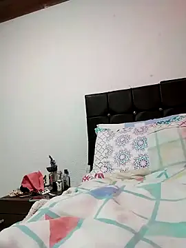 Snapshot of Vicky_Rosse chatting on 02-11-26, 08:36 Vicky Rosse online show from 02-11-26, 08:36